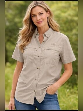L.L.Bean Woman Button’s Down fishing Shirt Size XS